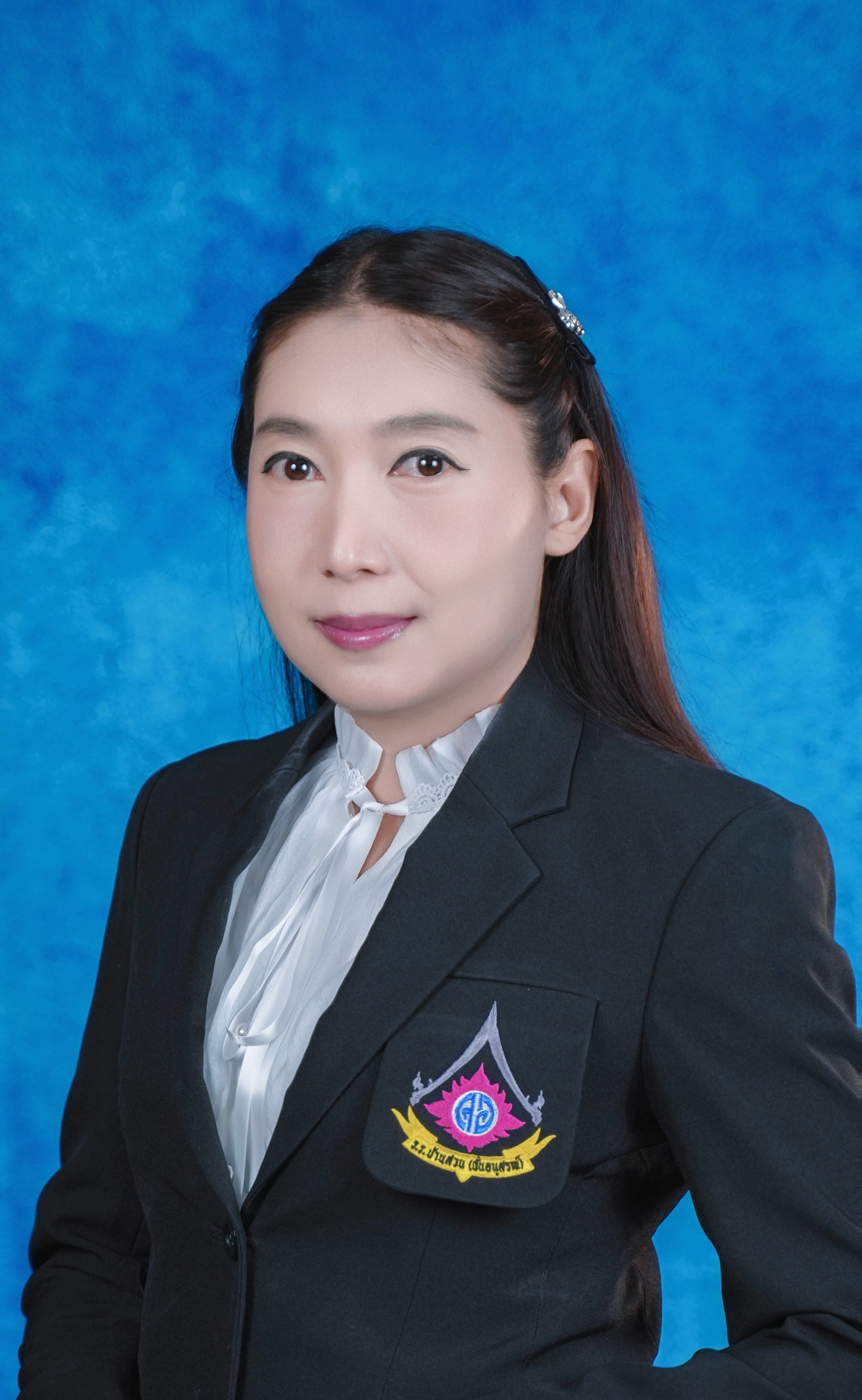 นางศศิธร สร้อยทิพย์